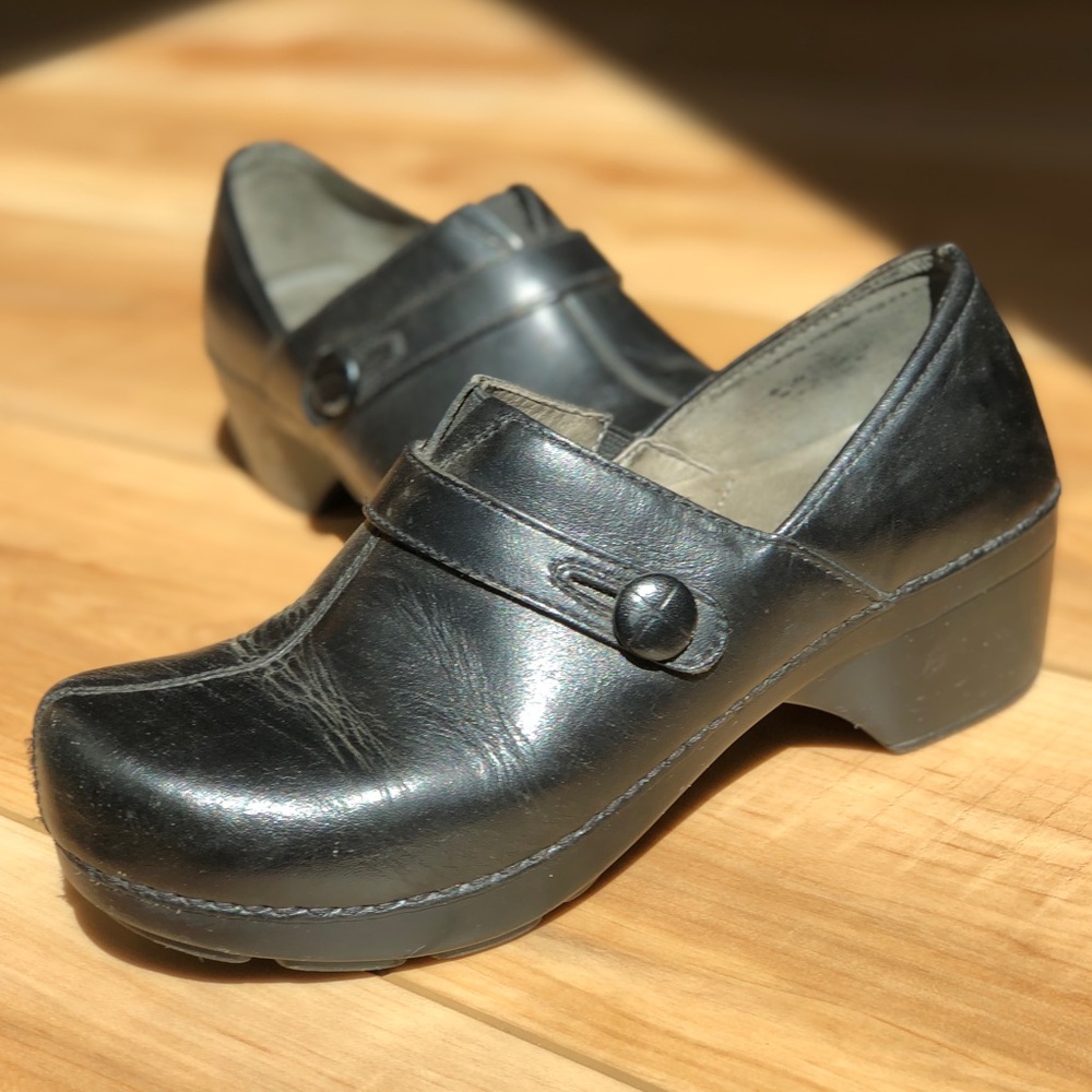 Dansko Black Leather Clogs EU 38
